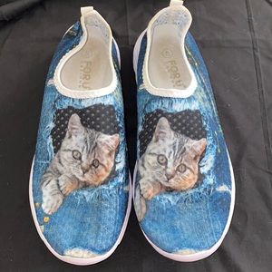 For U Designs- Cat Swimming Shoes